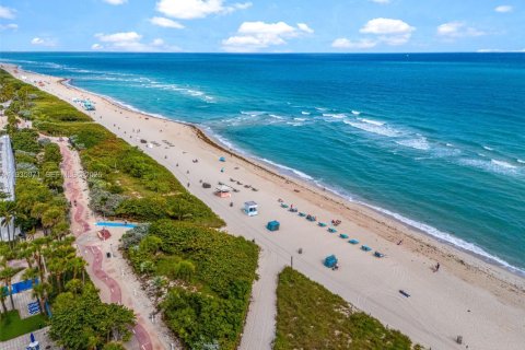 Condominio en venta en Miami Beach, Florida, 1 dormitorio, 62.8 m2 № 1993307 - foto 25