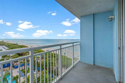 Condominio en venta en Miami Beach, Florida, 1 dormitorio, 62.8 m2 № 1993307 - foto 19