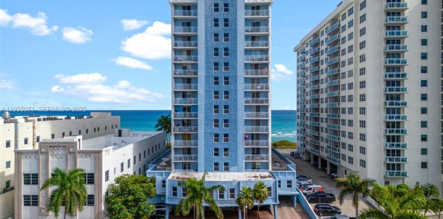 Condominio en Miami Beach, Florida, 1 dormitorio № 1993307