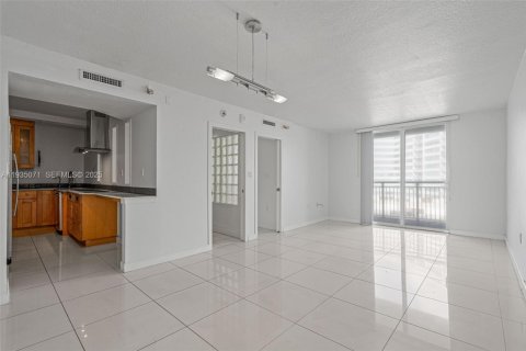 Condominio en venta en Miami Beach, Florida, 1 dormitorio, 62.8 m2 № 1993307 - foto 4