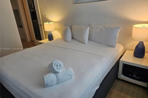 Купить кондоминиум в Майами-Бич, Флорида 2 спальни, 62.89м2, № 1982377 - фото 19