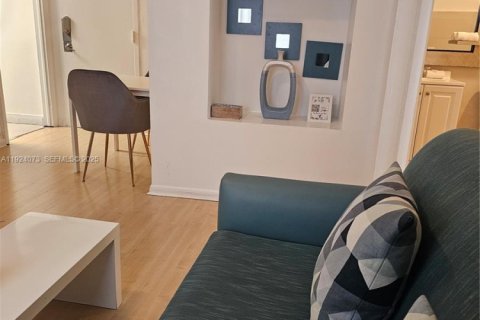 Купить кондоминиум в Майами-Бич, Флорида 2 спальни, 62.89м2, № 1982377 - фото 25