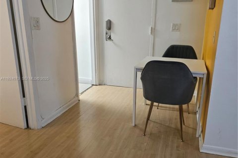 Купить кондоминиум в Майами-Бич, Флорида 2 спальни, 62.89м2, № 1982377 - фото 26