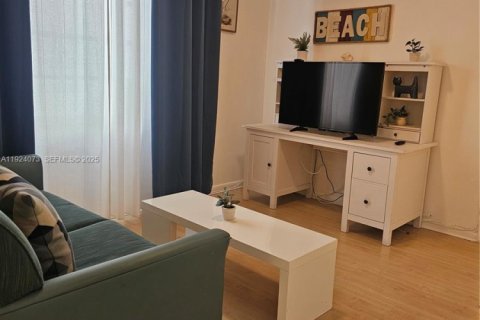 Купить кондоминиум в Майами-Бич, Флорида 2 спальни, 62.89м2, № 1982377 - фото 24