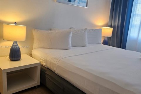 Купить кондоминиум в Майами-Бич, Флорида 2 спальни, 62.89м2, № 1982377 - фото 18