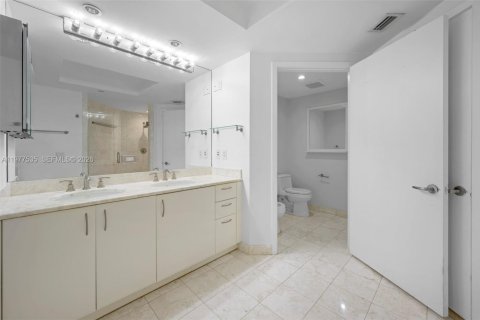 Купить кондоминиум в Майами, Флорида 2 спальни, 174.47м2, № 2041701 - фото 15