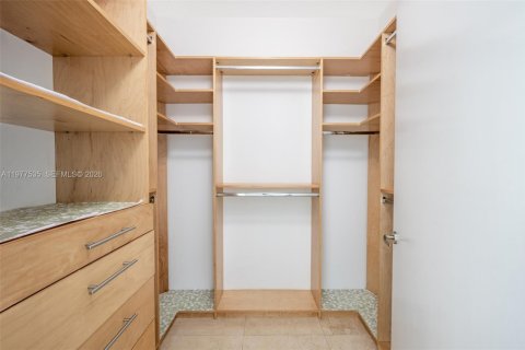 Купить кондоминиум в Майами, Флорида 2 спальни, 174.47м2, № 2041701 - фото 17