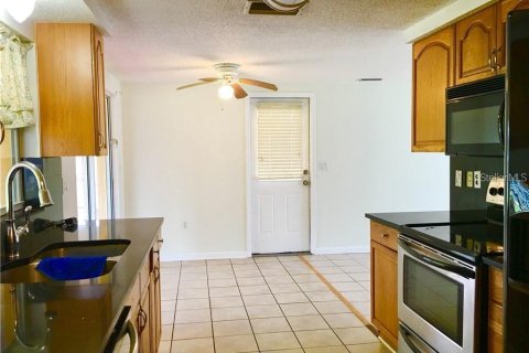 House in Port Charlotte, Florida 3 bedrooms, 98.1 sq.m. № 1819386 - photo 12