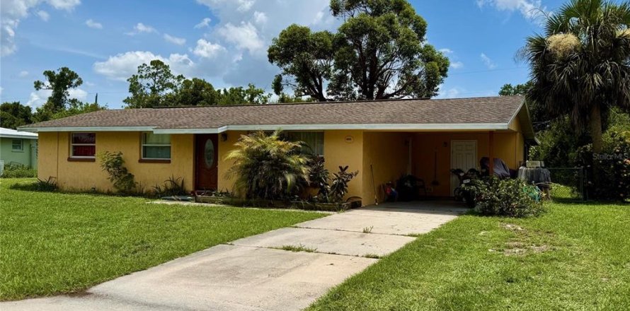 House in Port Charlotte, Florida 3 bedrooms, 98.1 sq.m. № 1819386