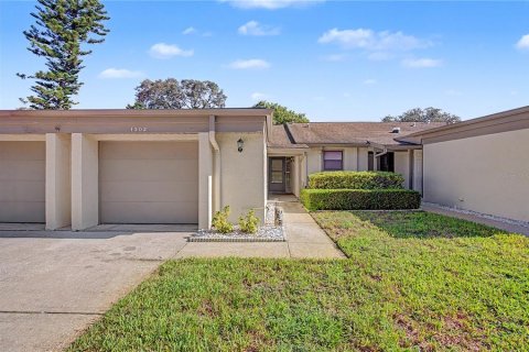 House in Tarpon Springs, Florida 2 bedrooms, 104.05 sq.m. № 2361145