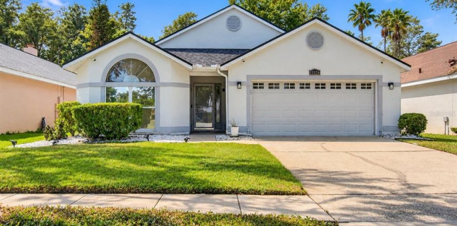House in Orlando, Florida 3 bedrooms, 153.47 sq.m. № 2398884
