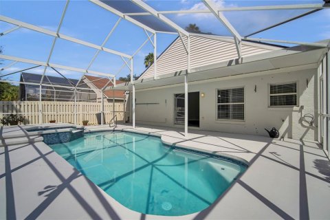 House in Orlando, Florida 3 bedrooms, 153.47 sq.m. № 2398884 - photo 16