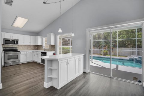 House in Orlando, Florida 3 bedrooms, 153.47 sq.m. № 2398884 - photo 5