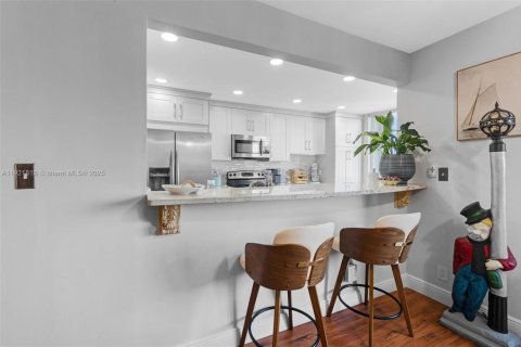 Condominio en venta en Pompano Beach, Florida, 2 dormitorios, 133.22 m2 № 1976994 - foto 16