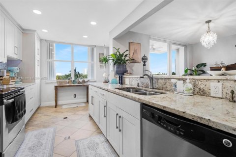 Condominio en venta en Pompano Beach, Florida, 2 dormitorios, 133.22 m2 № 1976994 - foto 6