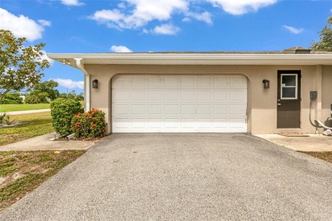 House in Punta Gorda, Florida 2 bedrooms, 143.44 sq.m. № 2275503 - photo 5