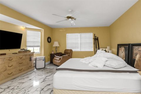House in Punta Gorda, Florida 2 bedrooms, 143.44 sq.m. № 2275503 - photo 19