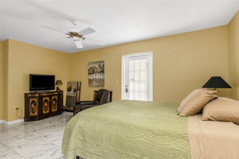 House in Punta Gorda, Florida 2 bedrooms, 143.44 sq.m. № 2275503 - photo 24