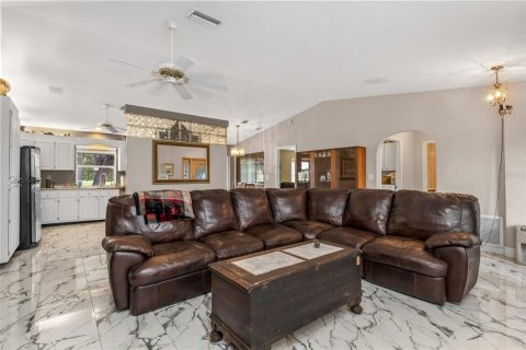House in Punta Gorda, Florida 2 bedrooms, 143.44 sq.m. № 2275503 - photo 10