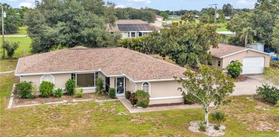 House in Punta Gorda, Florida 2 bedrooms, 143.44 sq.m. № 2275503