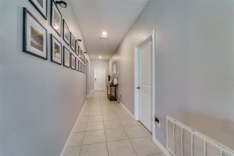 House in Sun City Center, Florida 4 bedrooms, 179.86 sq.m. № 1774957 - photo 8