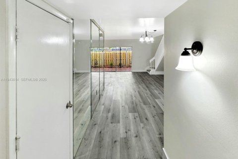 Townhouse in Cooper City, Florida 3 bedrooms, 125.42 sq.m. № 2005676 - photo 10