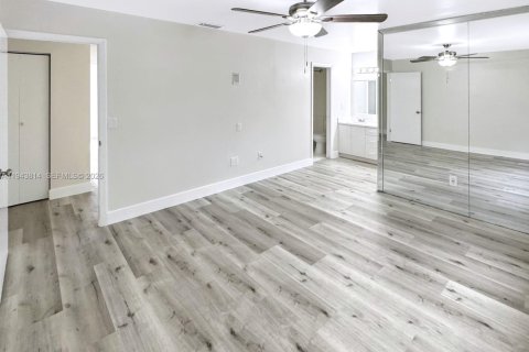 Townhouse in Cooper City, Florida 3 bedrooms, 125.42 sq.m. № 2005676 - photo 20