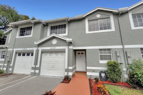 Townhouse in Cooper City, Florida 3 bedrooms, 125.42 sq.m. № 2005676 - photo 2