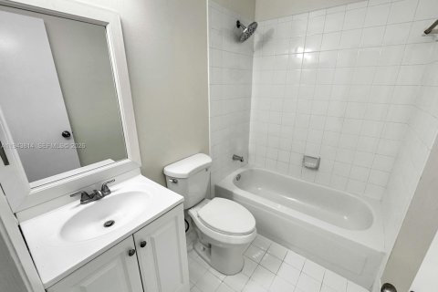 Townhouse in Cooper City, Florida 3 bedrooms, 125.42 sq.m. № 2005676 - photo 28