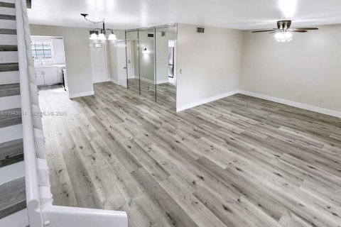 Townhouse in Cooper City, Florida 3 bedrooms, 125.42 sq.m. № 2005676 - photo 7