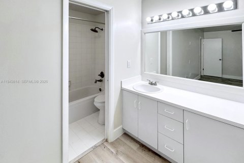 Townhouse in Cooper City, Florida 3 bedrooms, 125.42 sq.m. № 2005676 - photo 21