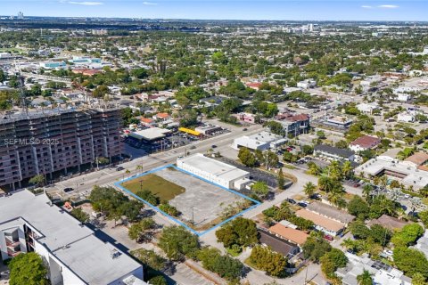 Commercial property in Hollywood, Florida № 2059888 - photo 13