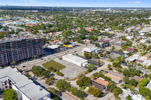 Commercial property in Hollywood, Florida № 2059888 - photo 4