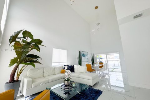 House in Miami, Florida 3 bedrooms, 172.61 sq.m. № 2024200 - photo 4