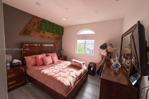 House in Miami, Florida 3 bedrooms, 172.61 sq.m. № 2024200 - photo 20