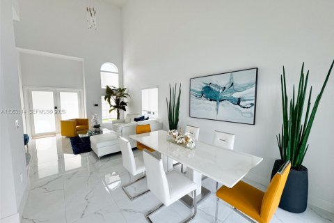 House in Miami, Florida 3 bedrooms, 172.61 sq.m. № 2024200 - photo 5