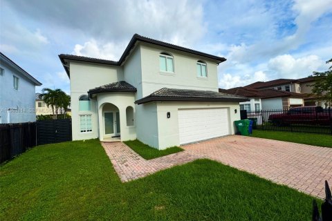House in Miami, Florida 3 bedrooms, 172.61 sq.m. № 2024200