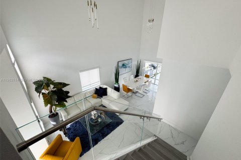 House in Miami, Florida 3 bedrooms, 172.61 sq.m. № 2024200 - photo 12