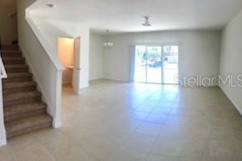 Adosado en alquiler en Davenport, Florida, 3 dormitorios, 160.16 m2 № 1906786 - foto 2