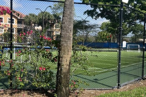 Condominio en venta en Coral Springs, Florida, 3 dormitorios, 108.32 m2 № 1098990 - foto 1