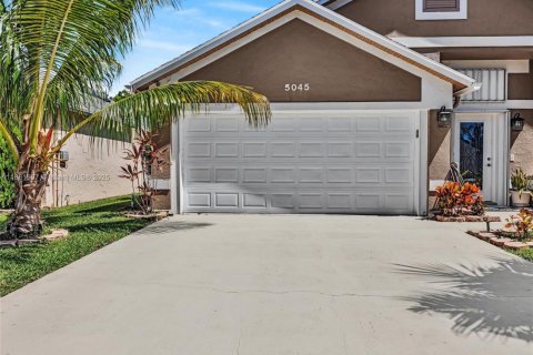 House in West Palm Beach, Florida 3 bedrooms, 162.76 sq.m. № 1890727 - photo 6