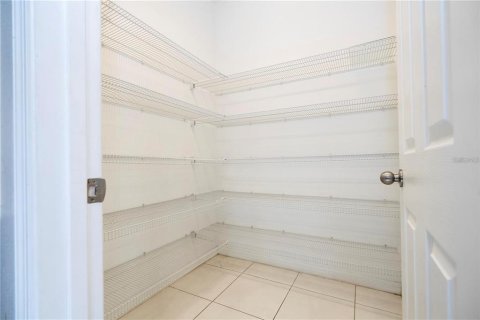 Купить виллу или дом в Киссимми, Флорида 10 комнат, 405.33м2, № 1908744 - фото 21