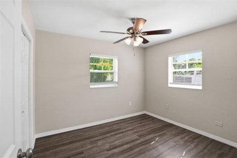 House in Winter Haven, Florida 5 bedrooms, 115.2 sq.m. № 2322696 - photo 16