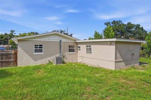 House in Winter Haven, Florida 5 bedrooms, 115.2 sq.m. № 2322696 - photo 26