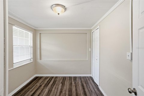 House in Winter Haven, Florida 5 bedrooms, 115.2 sq.m. № 2322696 - photo 14