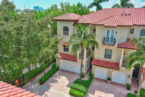 Adosado en venta en Palm Beach Gardens, Florida, 3 dormitorios, 294.13 m2 № 2158186 - foto 2