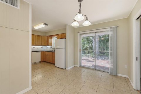 House in Sarasota, Florida 3 bedrooms, 120.77 sq.m. № 1804063 - photo 5