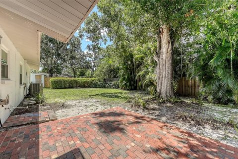 House in Sarasota, Florida 3 bedrooms, 120.77 sq.m. № 1804063 - photo 23