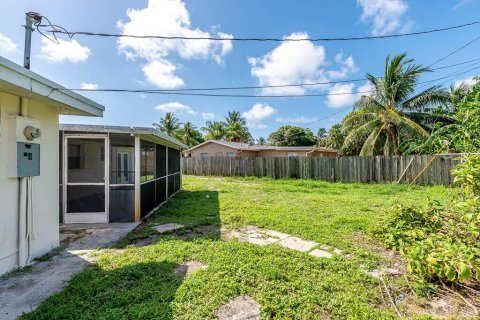 House in Boynton Beach, Florida 3 bedrooms, 94.48 sq.m. № 2188946 - photo 9