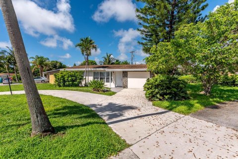 House in Boynton Beach, Florida 3 bedrooms, 94.48 sq.m. № 2188946
